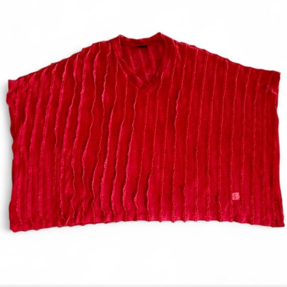 Bobeau Red Sweater/Pancho with interesting texture, M - Picture 2 of 12